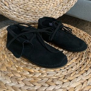 NWOT Toms moccasins/booties